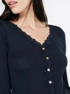 Rosemunde Vesten Gebreid Vest Silk Dames Navy 11 Rosemunde Vesten Gebreid Vest Silk Dames Navy -Kleding Verkoop 2f90c8af3ba361717b57b4c35e251e24