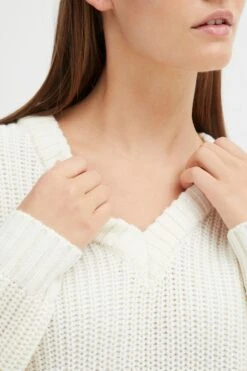 OXMO Basic Truien Trui Dames Wit -Kleding Verkoop b22fb8bad2eb2c3109543081e7421481